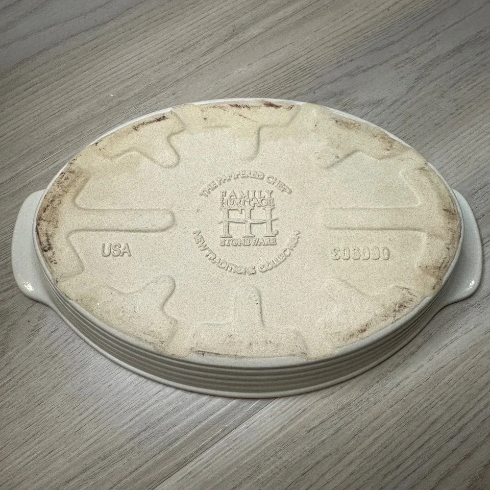 Pampered Chef Family Heritage Stoneware Oval Baker New Traditions 9.5
